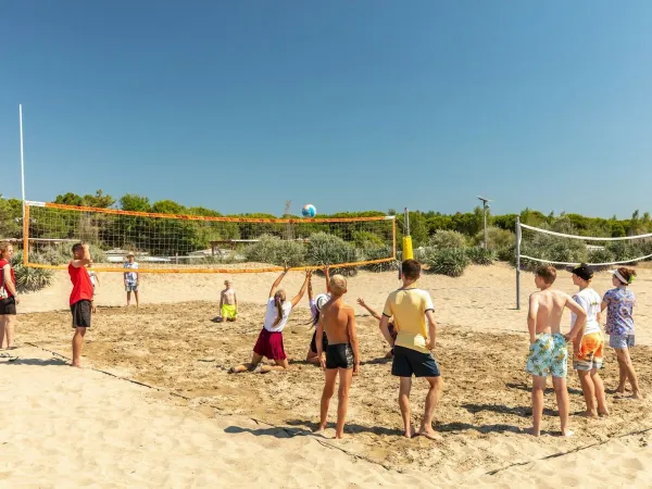 Volley-ball de plage au camping Roan Ca'Savio.