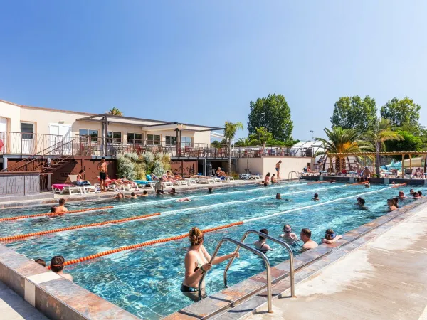 Piscine principale du camping Roan La Sardane.