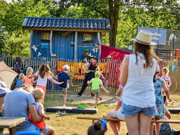 Jeux d'animation au camping Roan Terspegelt.