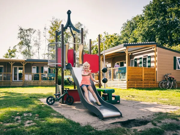 Hébergement avec aire de jeux au camping Roan De Schatberg.