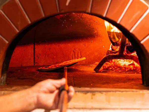 Four à pizza au camping Roan Lido Verbano.