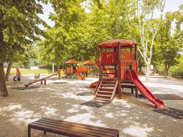 Aire de jeux au camping Roan Zelena Laguna.