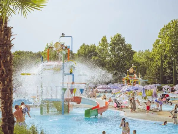 Aire de jeux d'eau au camping Roan Bella Italia.