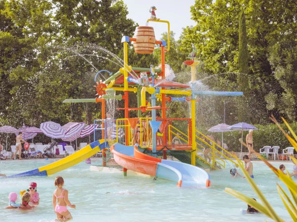 Aire de jeux d'eau au camping Roan Bella Italia.