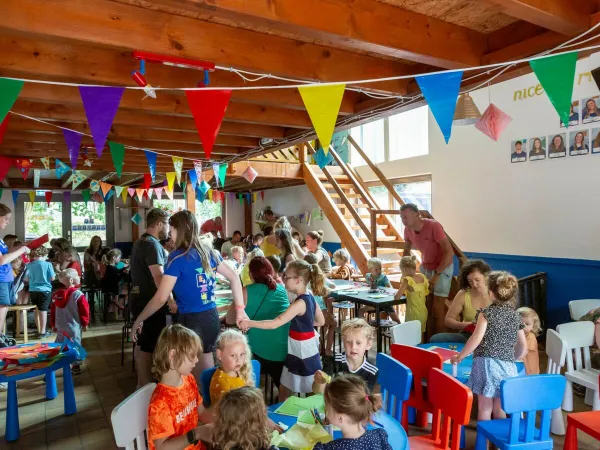 Le mini club du camping Roan Birkelt.