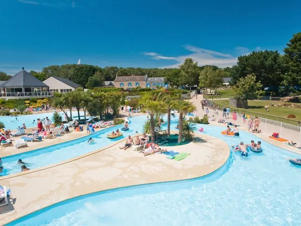 La piscine du Roan camping La Grande Métairie.