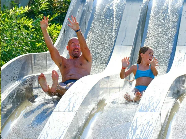 Toboggan aquatique au camping Roan Verdon Parc.