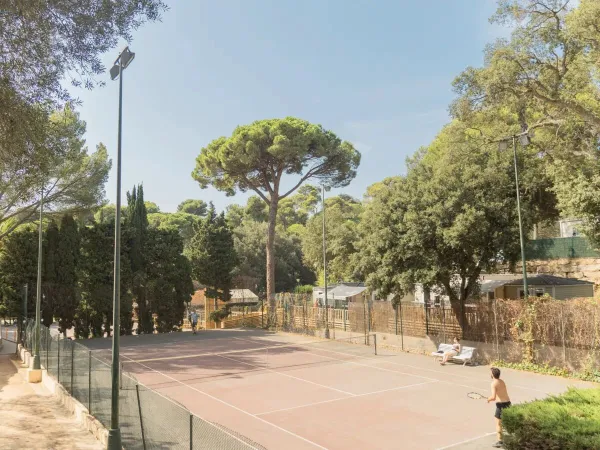 Terrain de tennis au camping Roan Internacional de Calonge.