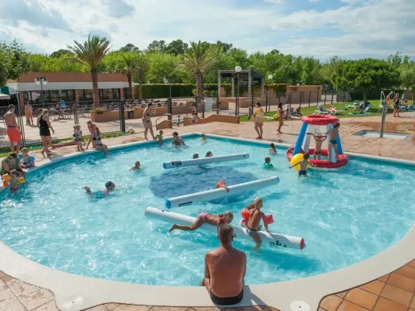 Amusement dans la pataugeoire du camping Roan Playa Brava.