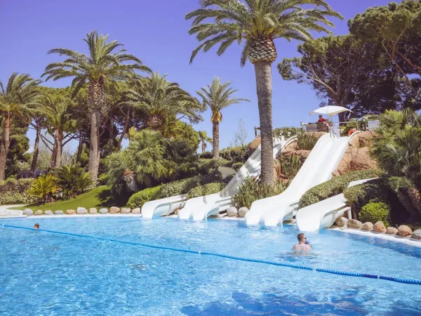Quatre toboggans au camping Roan Playa Montroig.