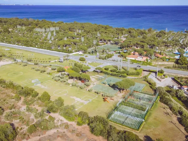 Terrains de sport au camping Roan Playa Montroig.