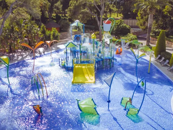 Aire de jeux d'eau au camping Roan Playa Montroig.
