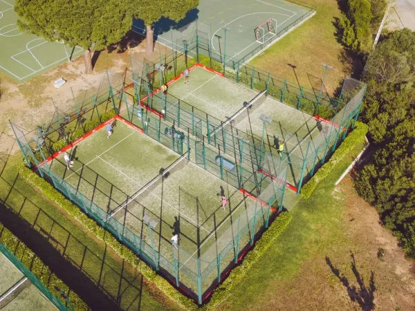 Terrains de padel au camping Roan Playa Montroig.