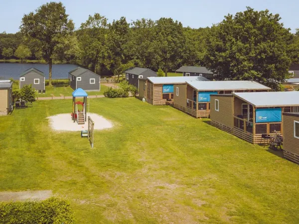 Mobil-homes de luxe sur un terrain au Roan camping 't Veld.