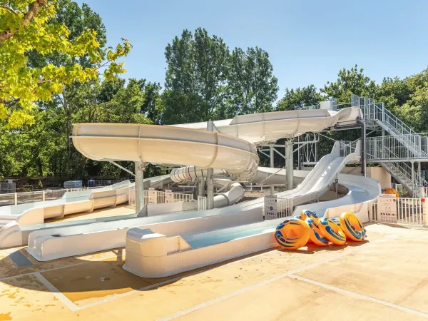 Nouveaux toboggans (2024) au Roan camping Mayotte Vacances.