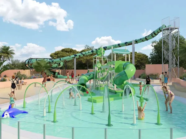 Nouvelle aire de jeux aquatiques et toboggan spacebowl en 2025 au camping Roan Le Domaine du Clarys.