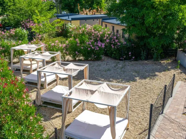 Lits de repos au Roan camping Baška Beach Resort