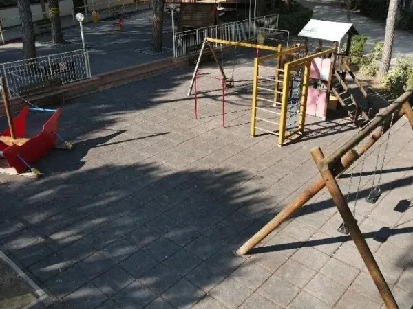 Aire de jeux au camping Roan Del Forte.