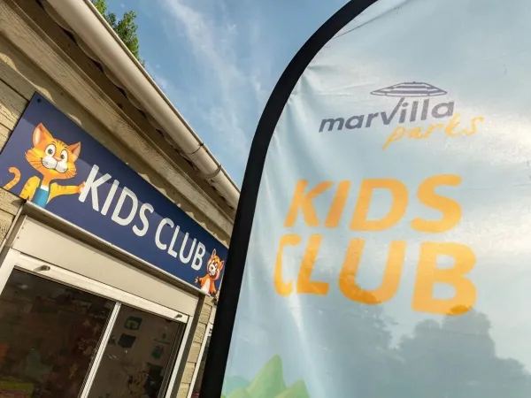 Animation du club enfants au camping Roan Château de Fonrives.