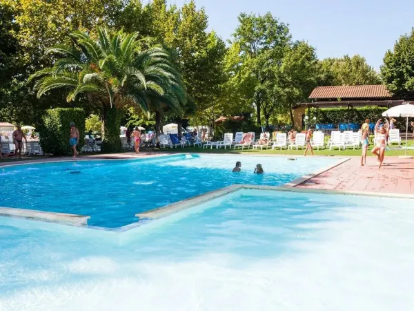 La 2ème piscine du camping Roan hu I Pini village.