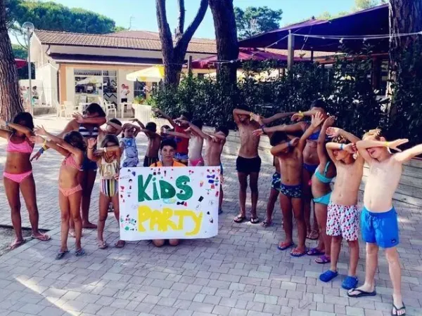Kidsclub au camping Roan Del Forte.
