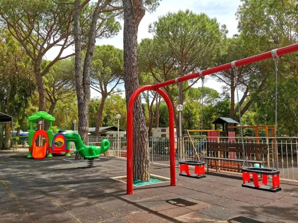 Aire de jeux au camping Roan Del Forte.