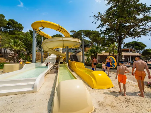 Des toboggans spectaculaires au camping Roan Internacional de Calonge.
