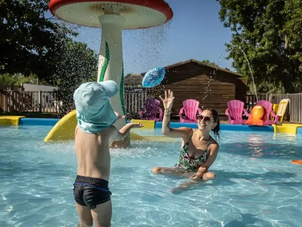 Piscine pour enfants au camping Roan Méditerranée Plage.
