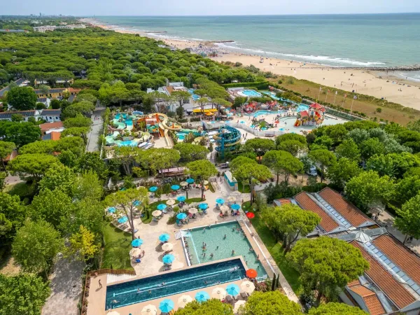 Piscine rénovée en saison 2025 au camping Roan Union Lido Mare.
