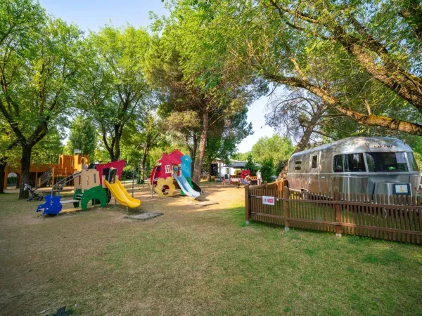 Aire de jeux au camping Roan Ca'Savio.