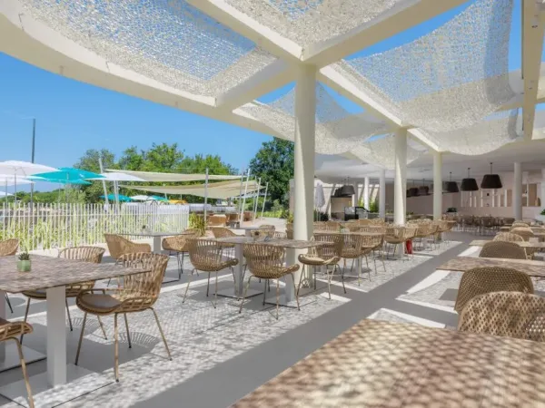 Bar et restaurant "Vista Mare" au camping Roan Bijela Uvala.