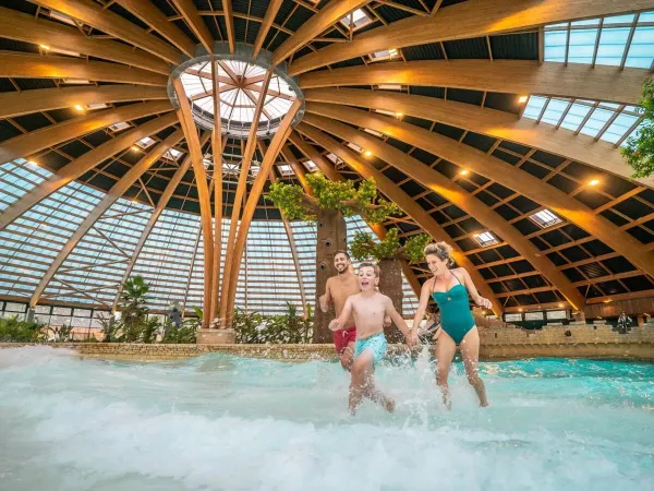 Vue aérienne du Roan camping des Ormes.
