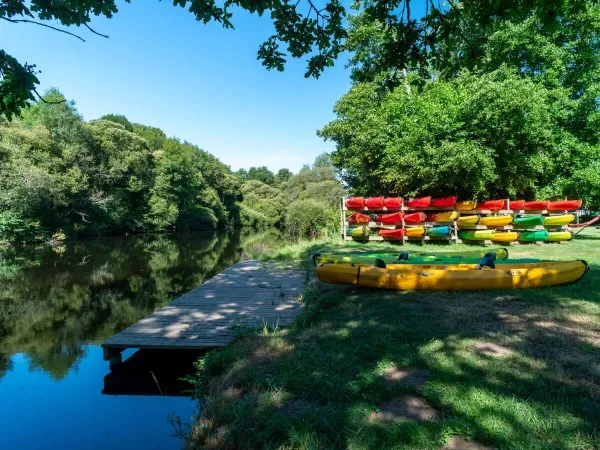Canoë sur la rivière D'Elle juste à côté du camping Roan Le Ty Nadan.