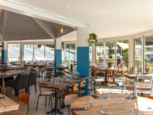 Restaurant confortable au camping Roan La Grande Métairie.