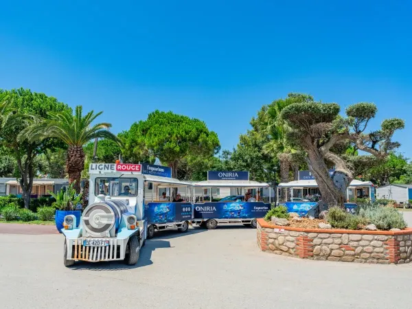 Petit train au camping de Roan Le Soleil de la Méditerranée.