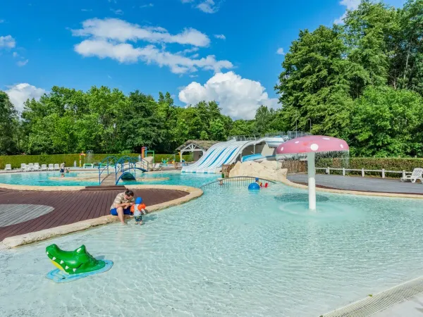 Piscine au camping Roan de Bonnal.