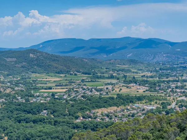 Camping de Roan La Grand'Terre et ses environs depuis le Mont Sampzon.
