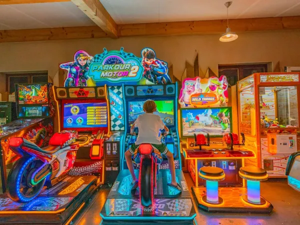 La salle de jeux du camping Roan La Grand'Terre.