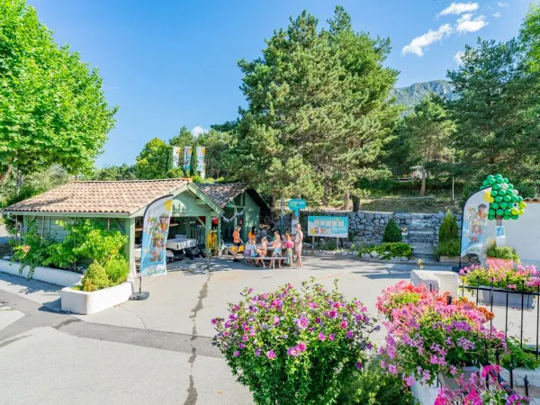 Le mini-club du camping Roan Les Collines de Castellane.