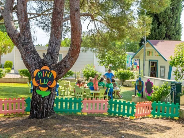 Club pour enfants au camping Roan Valkanela.