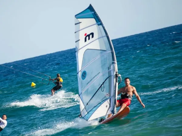 Surf au camping Roan El Pinar.