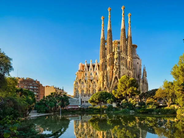 La célèbre métropole de Barcelone n'est pas loin du camping Roan Els Prats.
