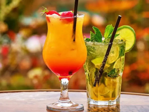 Cocktails savoureux au camping Roan Le Petit Mousse.