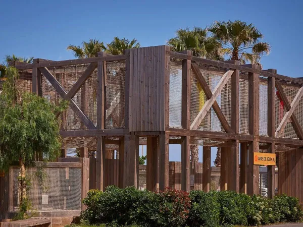 Matériel d'escalade au camping Roan Le Petit Mousse.