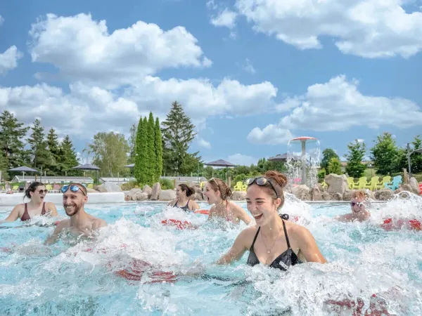 Aquagym au camping Roan Domaine des Bans.