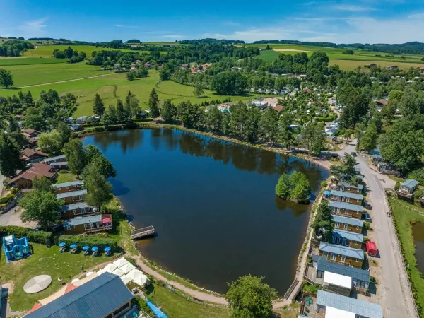 Lac au camping Roan Domaine des Bans.