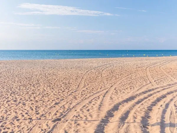 La plage près du camping Roan Les Sablines.