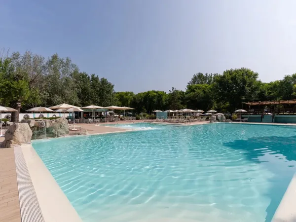 La belle piscine du camping Roan Tanuta Primero.