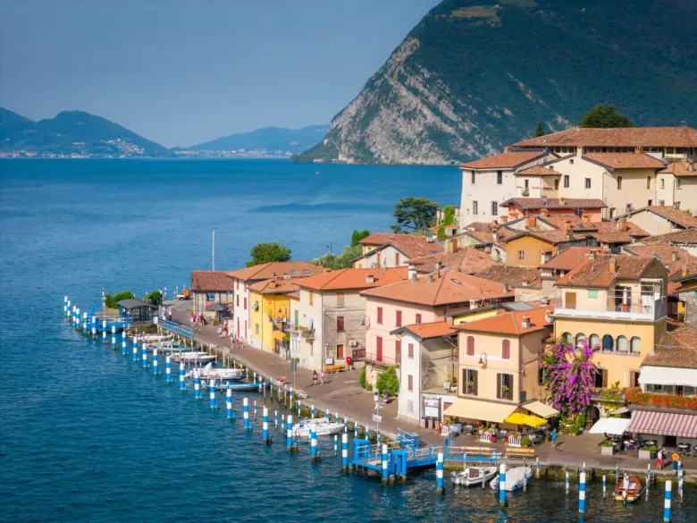 L'île piétonne parsemée de villages de pêcheurs à Iseo.