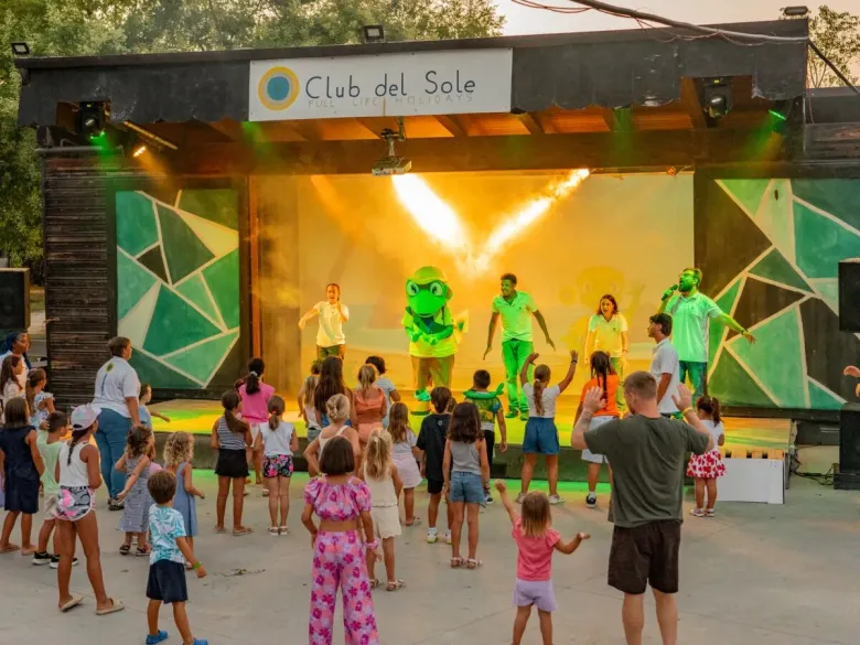 Animations pour les enfants au camping Roan Adriano Family Collection.